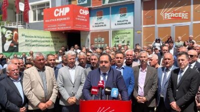 Cumhuriyet Halk Partisi Malatya İl Başkanlığı önünde düzenlenen basın açıklamasında