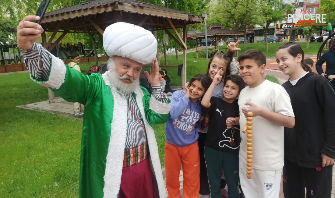 Malatya’da meydana gelen 5.6 büyüklüğündeki depremin ardından sokaklara dökülen vatandaşların