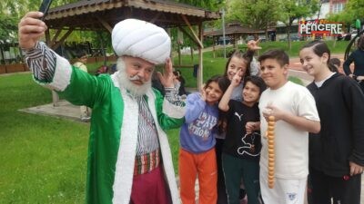 Malatya’da meydana gelen 5.6 büyüklüğündeki depremin ardından sokaklara dökülen vatandaşların