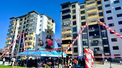 Yeşil Yaşam Evleri Teslim Edildi Yeşilyurt Belediyesi tarafından hayata geçirilen Kentsel Dönüşüm Projesi "Yeşil Yaşam