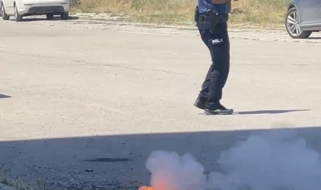 Malatya Tecde’de Korkutan Yangın: Alibey Sokak Giriş Çıkışlara Kapatıldı! Malatya’nın Yeşilyurt ilçesinde yer altı elektrik hattında çıkan yangın mahallede