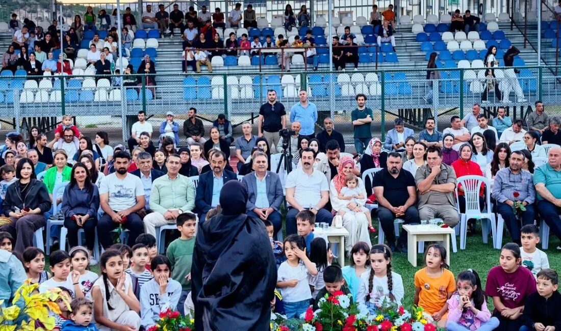 Hekimhan Kaymakamlığı öncülüğünde gerçekleştirilen şenlikte, yediden yetmişe tüm ilçe halkı
