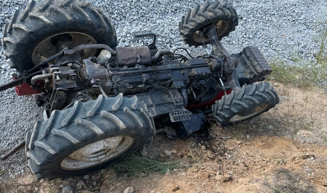 Malatya’nın Doğanşehir ilçesi Doğu Mahallesi’nde kontrolden çıkarak devrilen traktörün altında