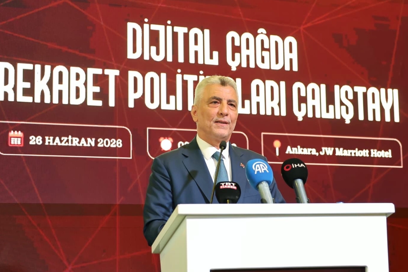 Ticaret Bakanı Ömer Bolat, Türkiye’de yapay zeka pazarının 2032 yılında