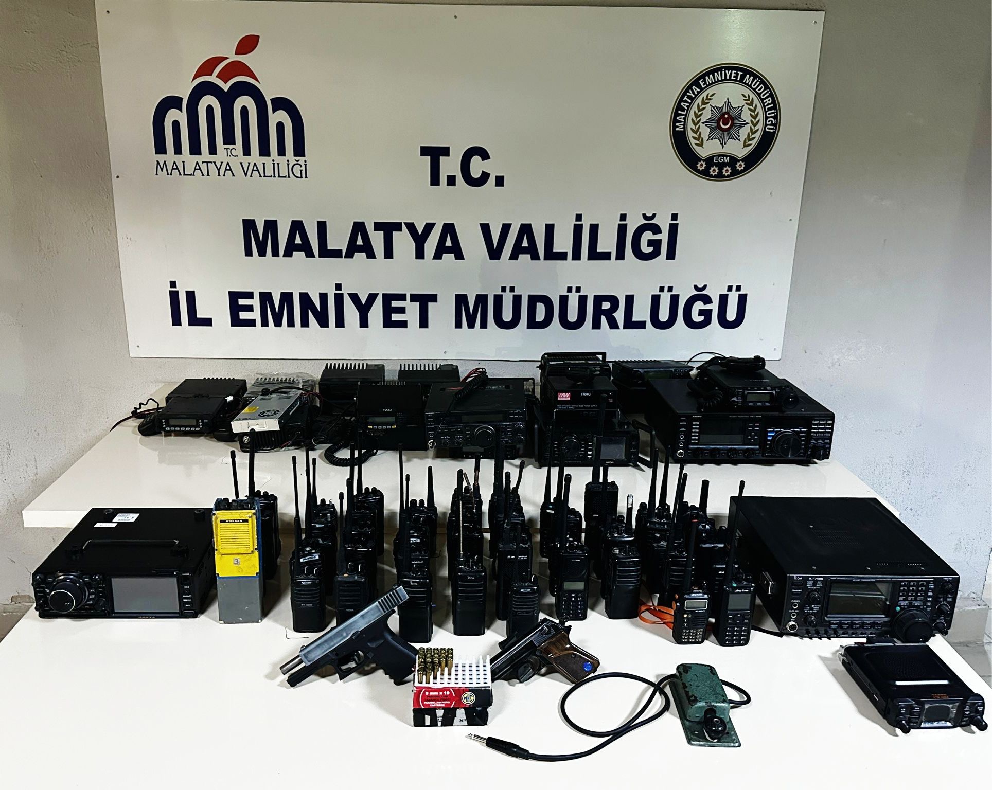 Malatya’da amatör telsizlerle emniyet frekansına sızan ve kamuya açık alanlarda
