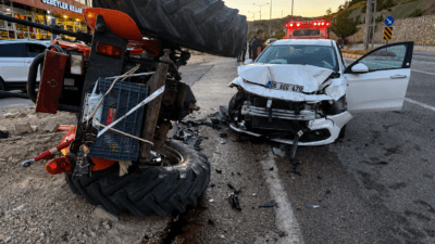 Darende Somuncubaba Kavşağı’nda meydana gelen trafik kazasında otomobil ile traktör