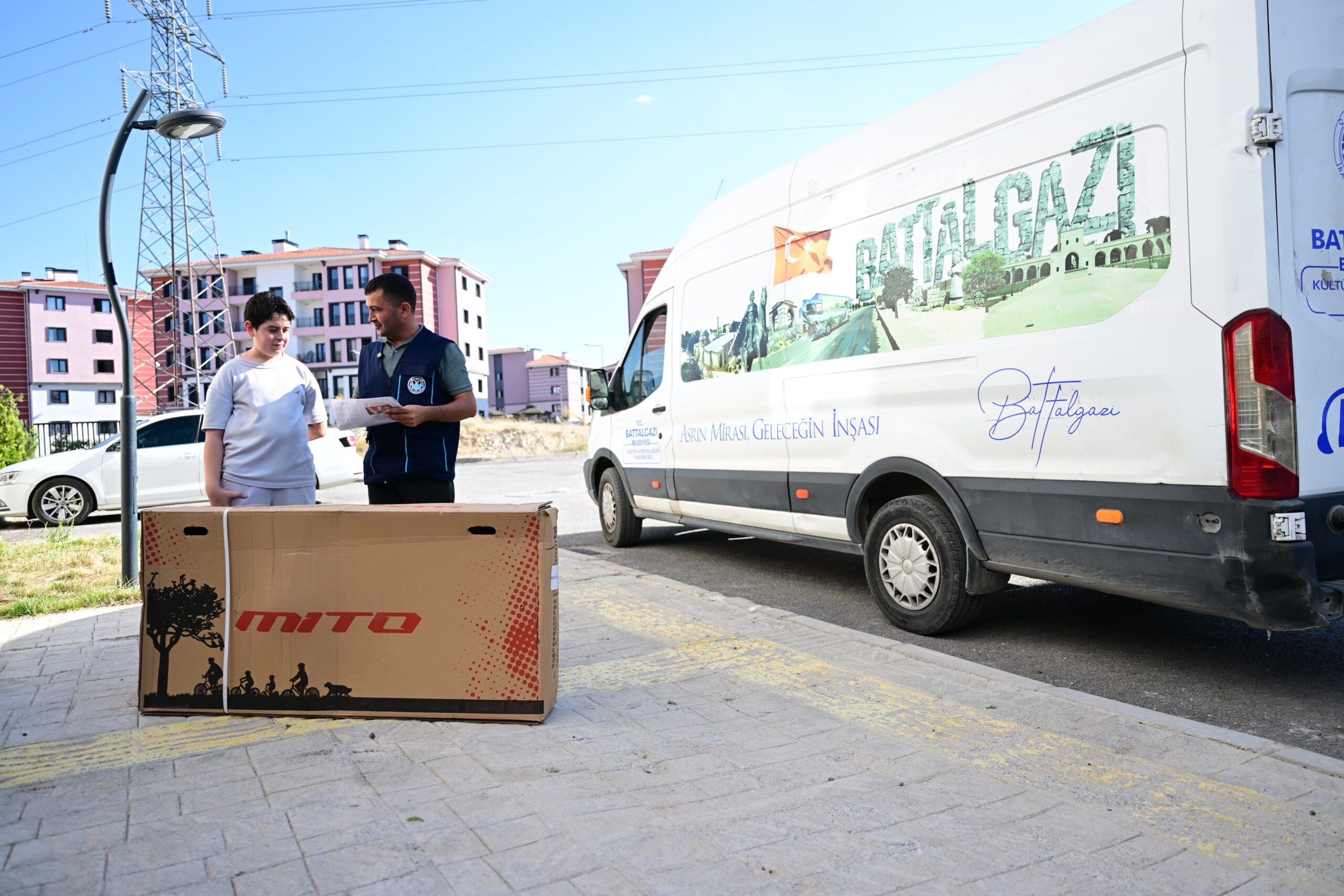 Battalgazi Belediyesi, “Başarının Ödülü Bizden” projesi kapsamında sosyal destek alan
