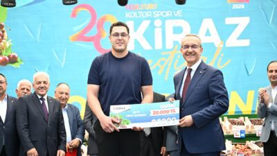 Çırmıktı’da düzenlenen 28. Yeşilyurt Kiraz Festivali’nde konuşan Başkan İlhan Geçit,