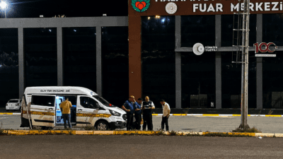 Battalgazi ilçesinde gece saatlerinde çıkan tartışma bıçaklı kavgaya dönüştü. Bacak