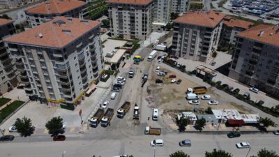 Battalgazi’de Asfalt Mesaisi Battalgazi Belediyesi, yaz sezonuyla birlikte ilçe genelinde asfalt çalışmalarını hızlandırdı.