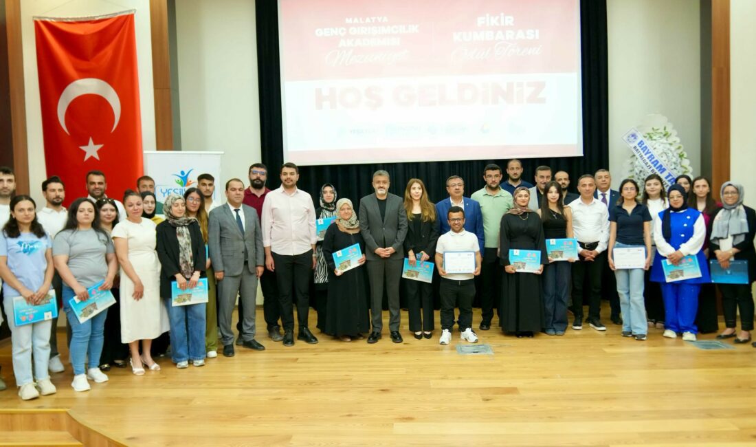 Yeşilyurt Belediyesi öncülüğünde düzenlenen “Genç Girişimcilik Akademisi” mezuniyet töreni ile