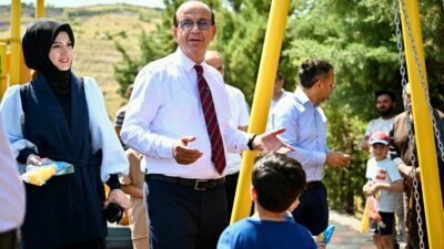Yeşilyurt Belediyesi tarafından Banazı Mahallesi’nde yapımı tamamlanan çocuk parkı ve