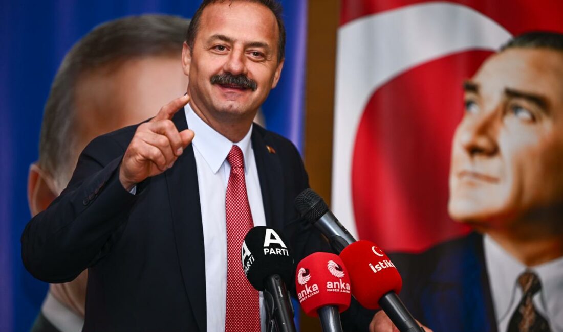 Anahtar Parti Genel Başkanı Yavuz Ağıralioğlu, İstanbul’da düzenlenen "Türkiye’nin Yeni