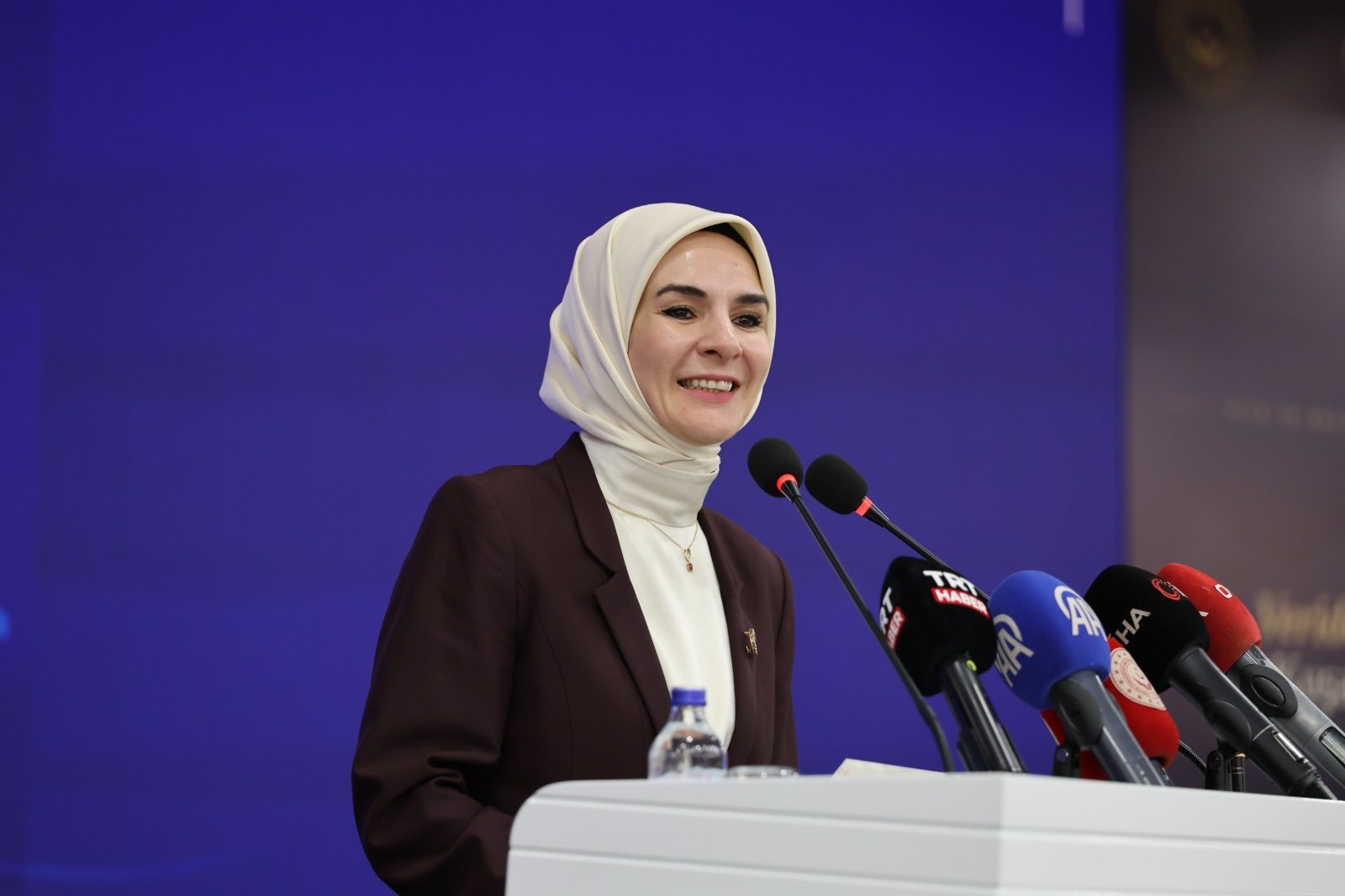 Aile ve Sosyal Hizmetler Bakanlığı, tam bağımlı vatandaşlar ve aileleri