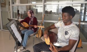 Malatya Büyükşehir Belediyesi Sanat ve Eğitim Merkezi’nde (MABESEM) açılan bağlama