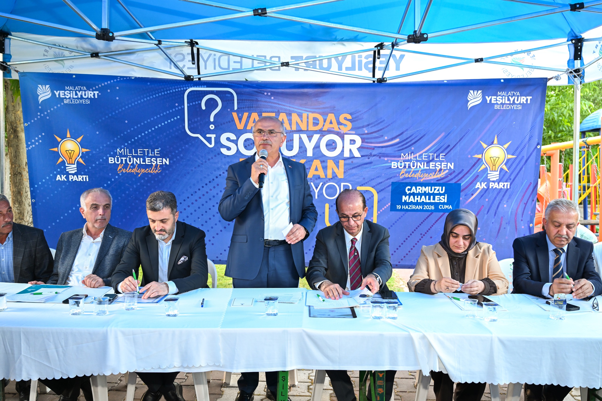 Malatya Büyükşehir Belediye Başkanı Sami Er, Çarmuzu Mahallesi’nde düzenlenen “Vatandaş