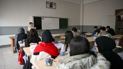 Büyükşehir’den YKS Adaylarına Tam Destek Malatya Büyükşehir Belediyesi tarafından düzenlenen ücretsiz YKS hazırlık kurslarından 2025-2026
