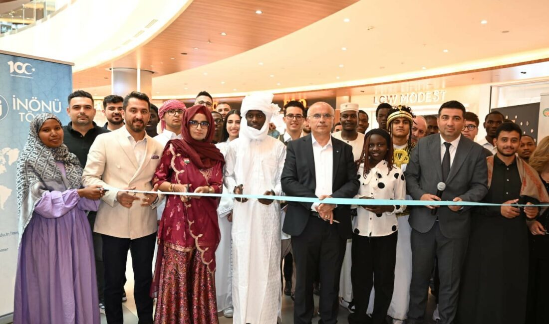 Uluslararası Öğrencilerden Kültür ve Sanat Sergisi Malatya Büyükşehir Belediyesi ile İnönü Üniversitesi iş birliğinde düzenlenen “Sanatla