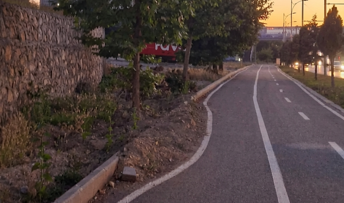 Sosyal Medyadaki “Malatya Büyükşehir Belediyesi Yol Çizgisi” İddialarının Gerçeği Ortaya Çıktı Malatya'da sosyal medyayı sallayan yol çizgisi tartışmasına son nokta konuldu!