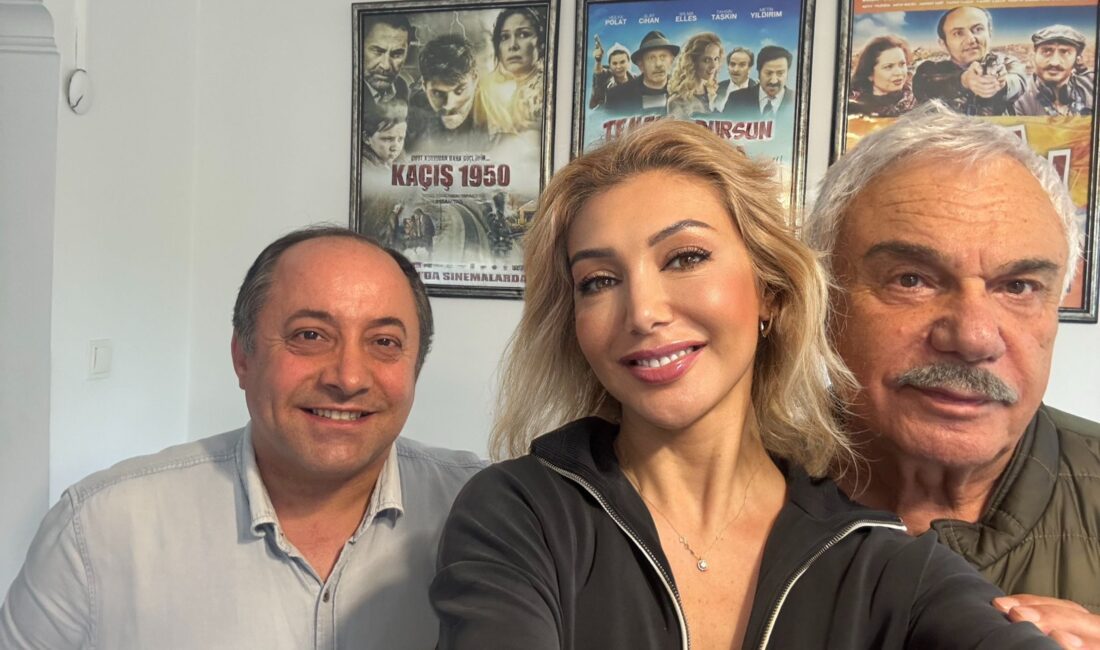 Halil Ergün’den Genç Oyuncu Didem Aksu’ya Övgü: “Didem’in Işığı Yeter” Usta sanatçı Halil Ergün ile genç oyuncu Didem Aksu, Taş