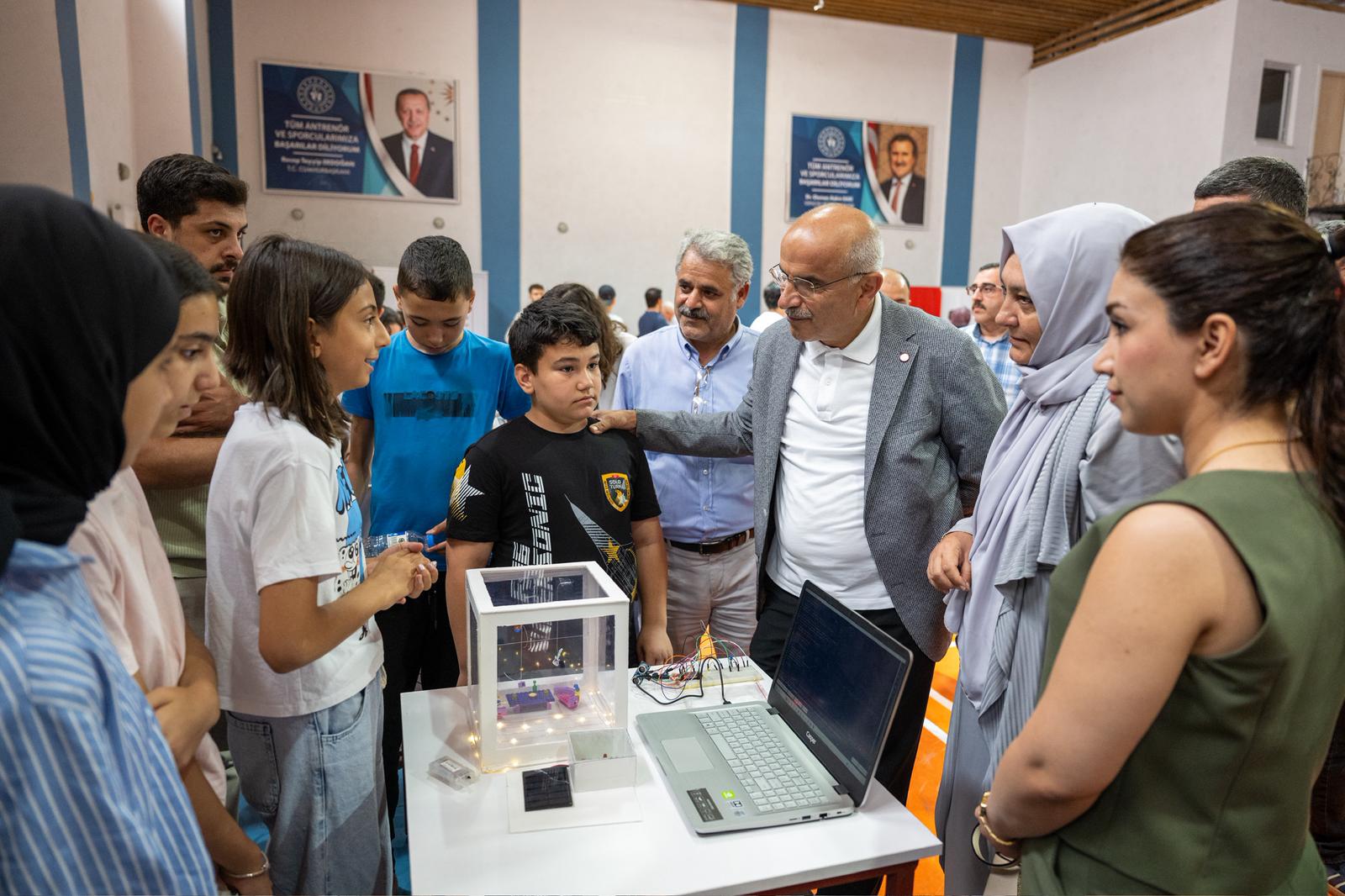 Malatya Büyükşehir Belediye Başkanı Sami Er, DENEYAP Atölyesi’nin proje şenliğinde
