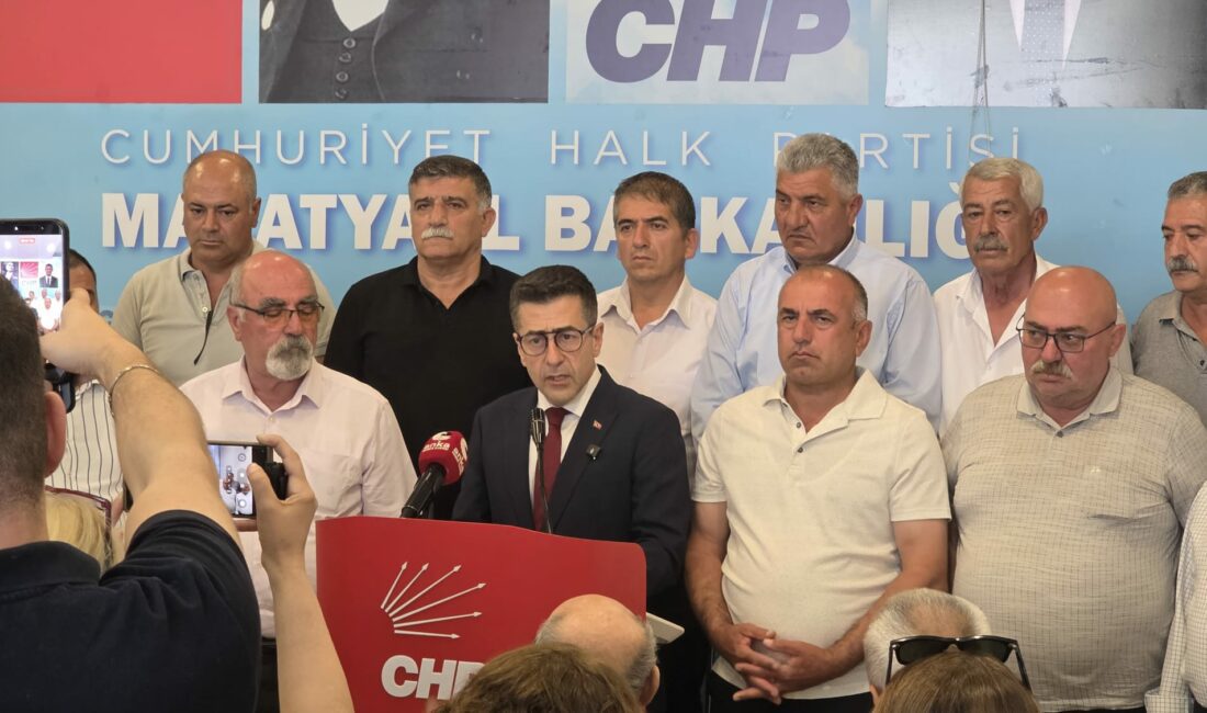 CHP Malatya'da 13 ilçe başkanından kurultay ve butlan tartışmalarına sert