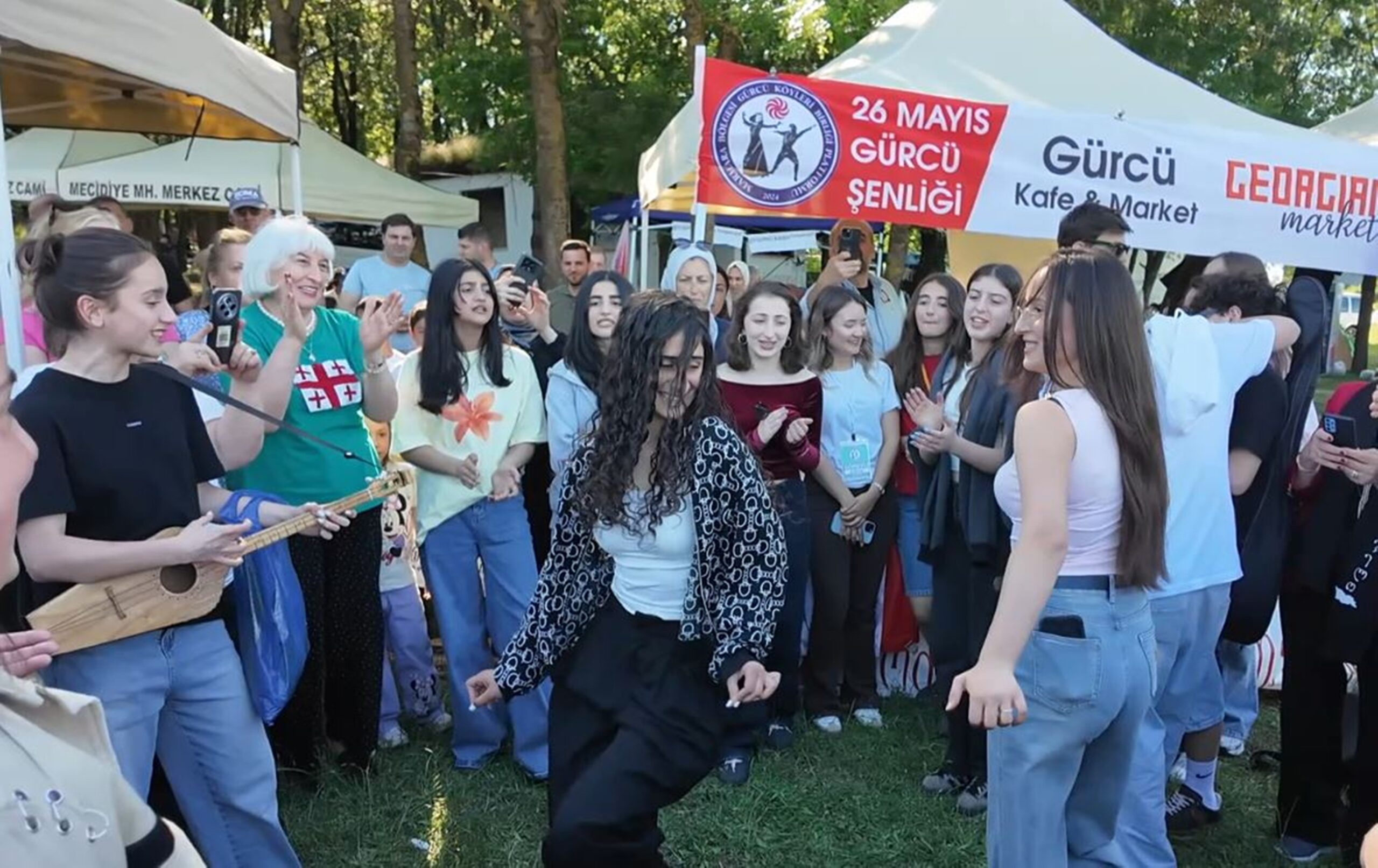 Sakarya’da bu yıl üçüncüsü düzenlenen Gürcü Şenliği, iki gün boyunca