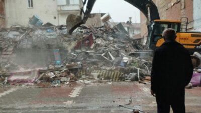 6 Şubat depremlerinde Malatya’da yıkılan ve 3 kişinin hayatını kaybettiği