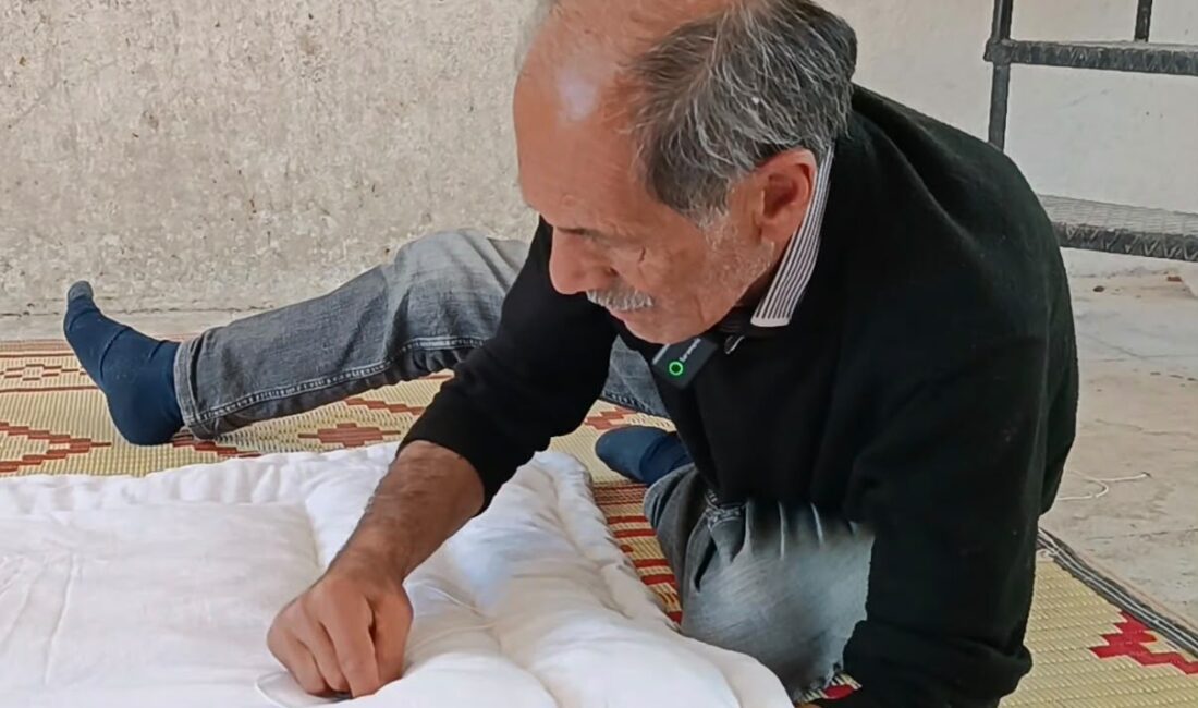 Malatya’nın Darende ilçesinde 58 yıldır yorgancılık yapan 70 yaşındaki Hanifi