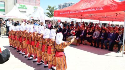 Malatya’da Hayat Boyu Öğrenme Haftası kapsamında düzenlenen şenliklerde, yıl boyunca