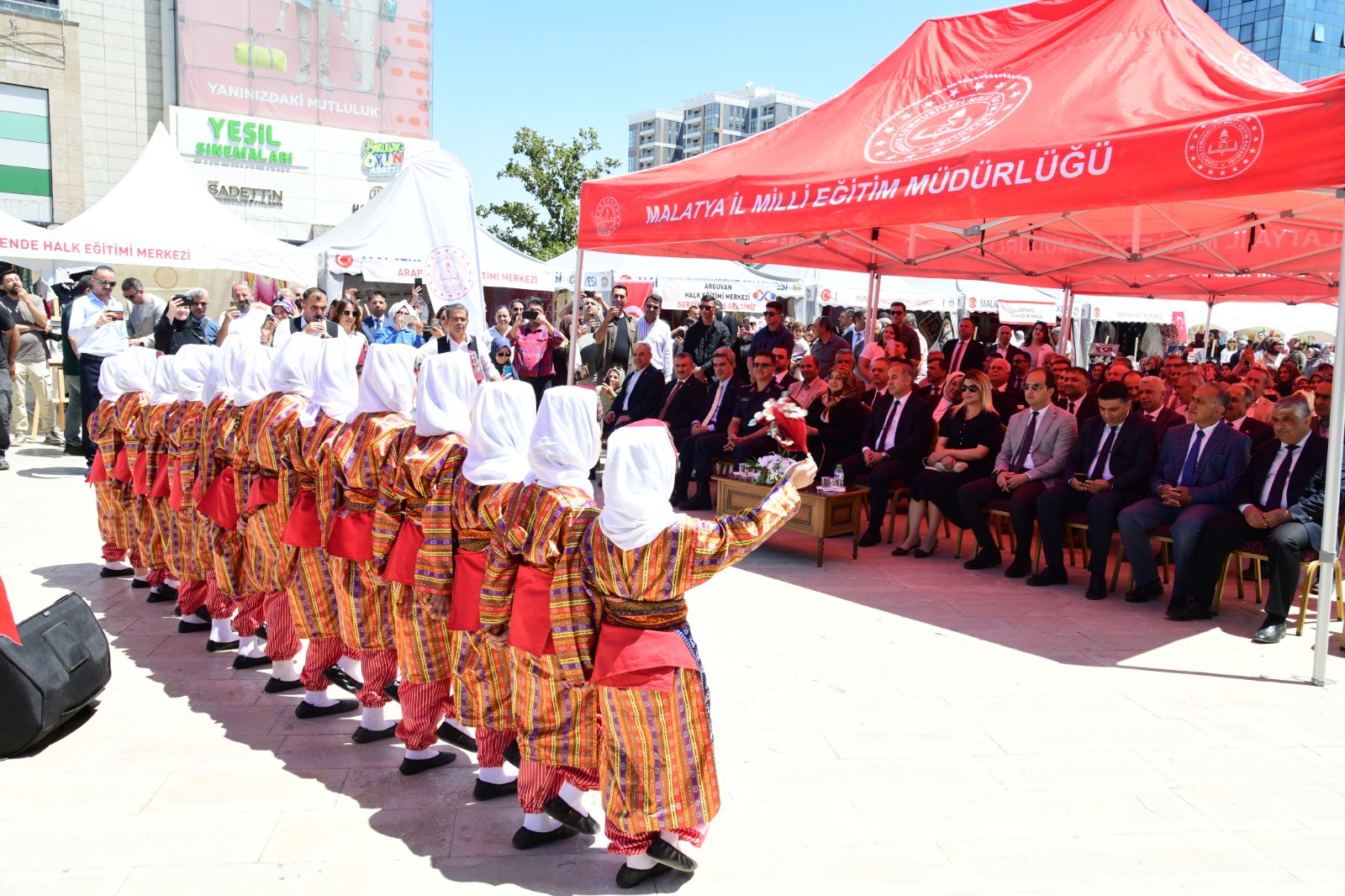 Malatya’da Hayat Boyu Öğrenme Haftası kapsamında düzenlenen şenliklerde, yıl boyunca