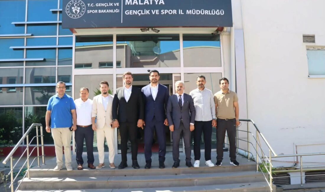 Taha Akgül’den Malatya Sporuna Destek Ziyareti Türkiye Güreş Federasyonu Başkanı Taha Akgül, Malatya’da Gençlik ve Spor