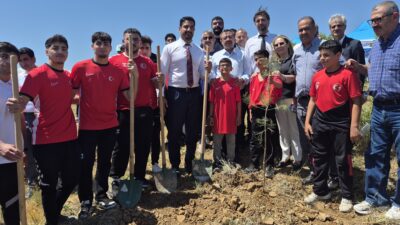 Türkiye Güreş Federasyonu tarafından Malatya’da oluşturulan Hatıra Ormanı’nın açılışı gerçekleştirildi.