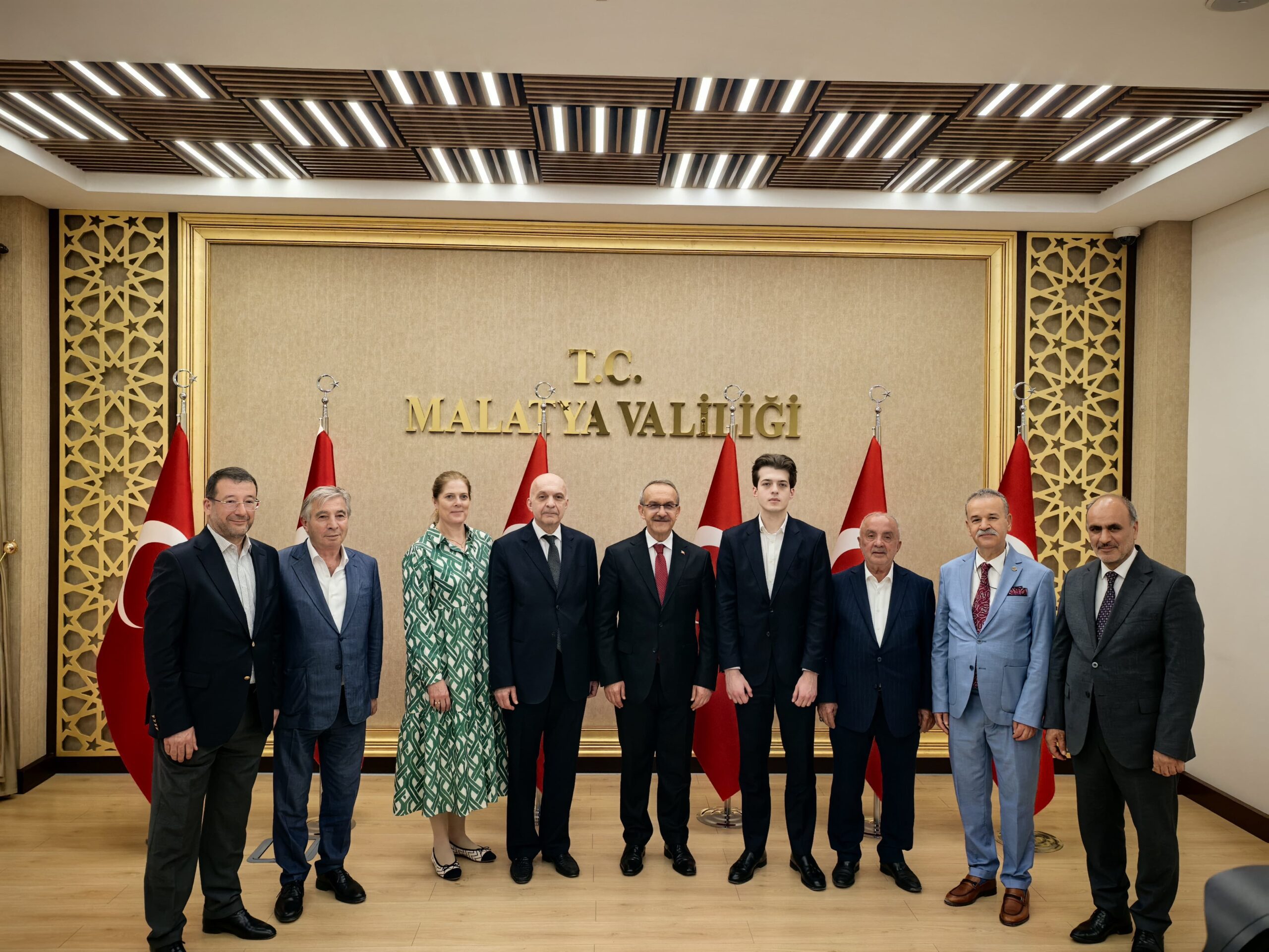 İsviçre’de yaşayan iş insanı İbrahim Kölük ve ailesi, Malatya’da yaptırdıkları