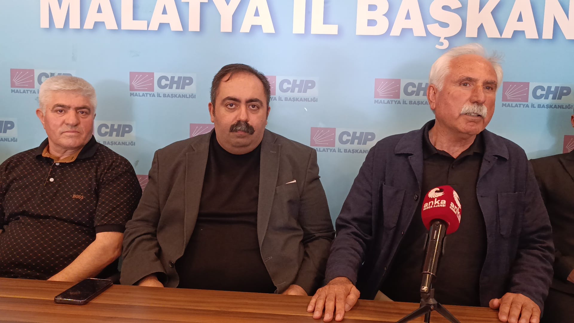 CHP Malatya İl Başkanlığı binasında sürdürülen Demokrasi Nöbeti’ne Atatürkçü Düşünce