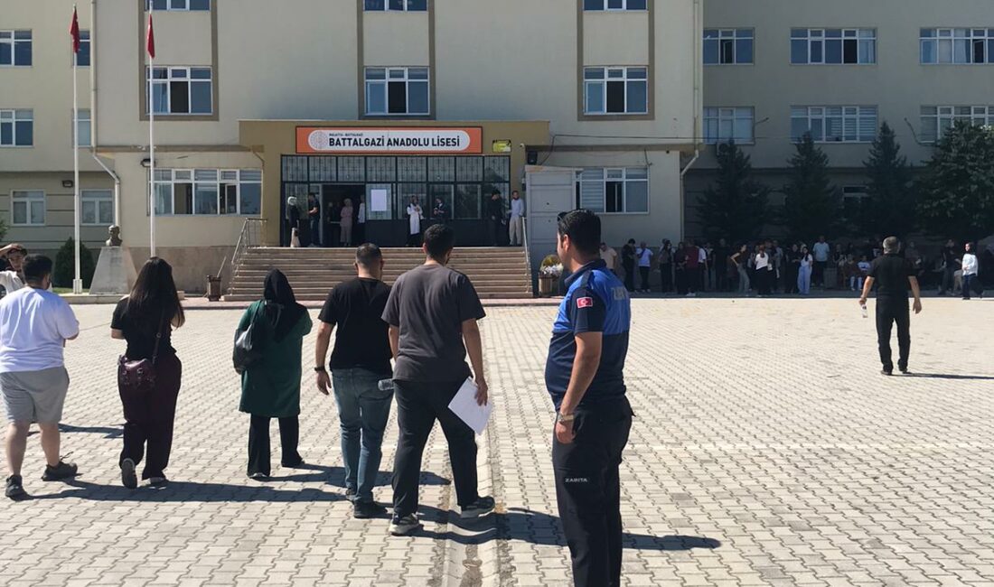 Battalgazi Belediyesi Zabıta Müdürlüğü ekipleri, YKS'nin ilk oturumu olan TYT