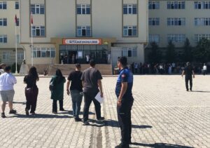 Battalgazi Belediyesi Zabıta Müdürlüğü ekipleri, YKS'nin ilk oturumu olan TYT