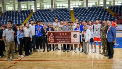 Malatya’da bu yıl üçüncüsü düzenlenen Geleneksel Veteranlar Ligi Şehit Polis