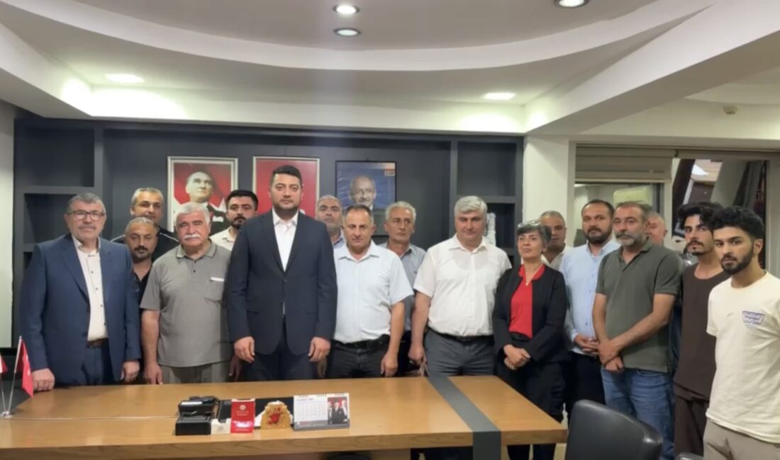 CHP Malatya İl Binasında Gece Hareketliliği CHP Genel Merkezi tarafından Malatya İl Başkanlığı görevine atanan Hakan