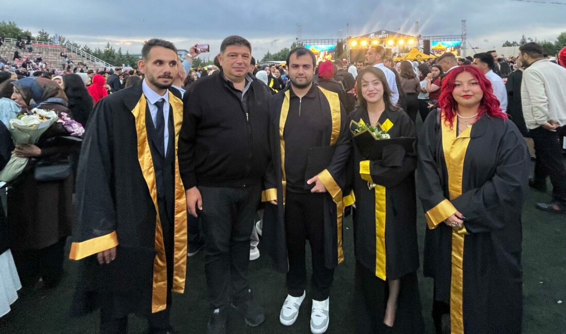 Malatya İnönü Üniversitesinde eğitimlerini başarıyla tamamlayan binlerce öğrenci, düzenlenen görkemli