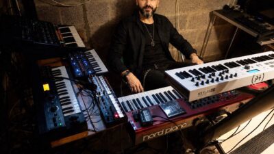 Yıllardır müzik dünyasında hit şarkılara imza atan ünlü besteci ve