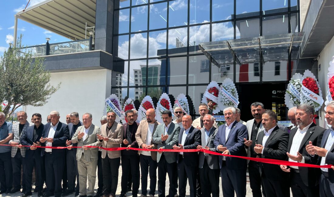 Malatya’da Kiras Hukuk Bürosu Dualarla Açıldı: İş Dünyası ve Vatandaşlar İçin Yeni Kapı Malatya'da iş dünyasına ve vatandaşlara hukuki destek sunacak olan Kiras