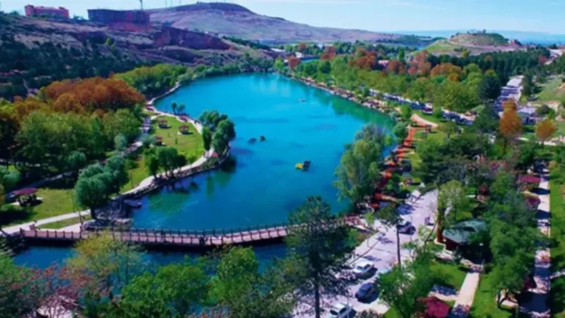 Malatya’da Hafta Sonu Nereye Gidilir? Depremin izlerini silerek küllerinden doğan yeşil Malatya’da, sıcak yaz günlerinde