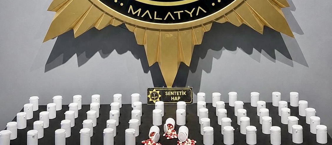 Malatya'da polis ekiplerinin düzenlediği uyuşturucu operasyonunda 3 bin 892 adet