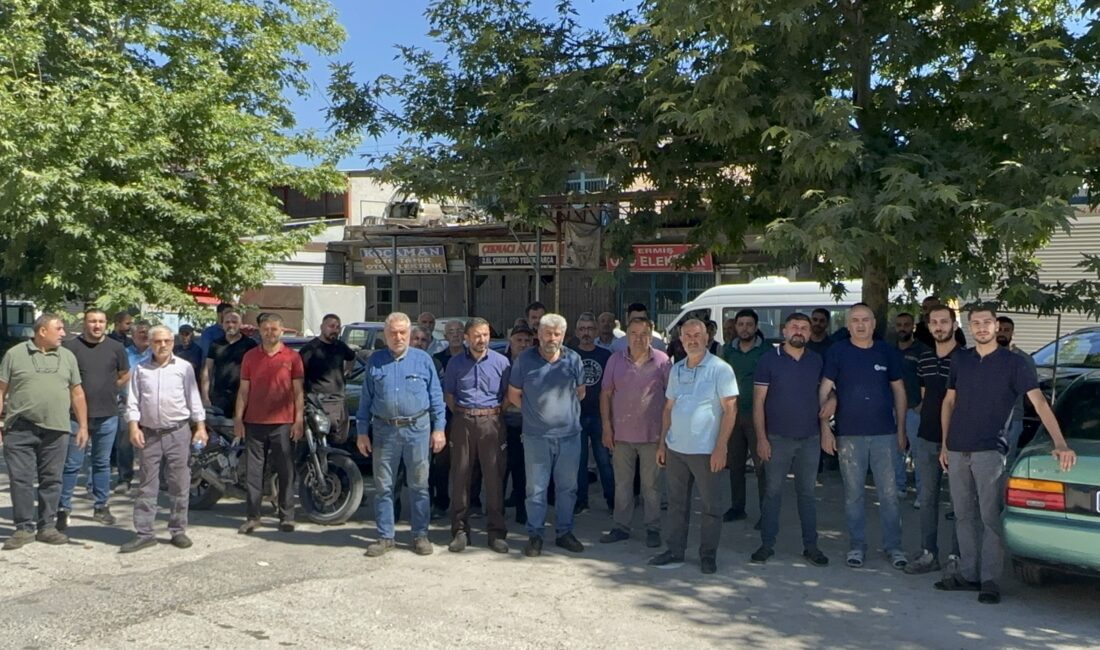 Malatya Küçük Sanayi Sitesi'nde ağır hasarlı olduğu belirtilen 9 bloğun