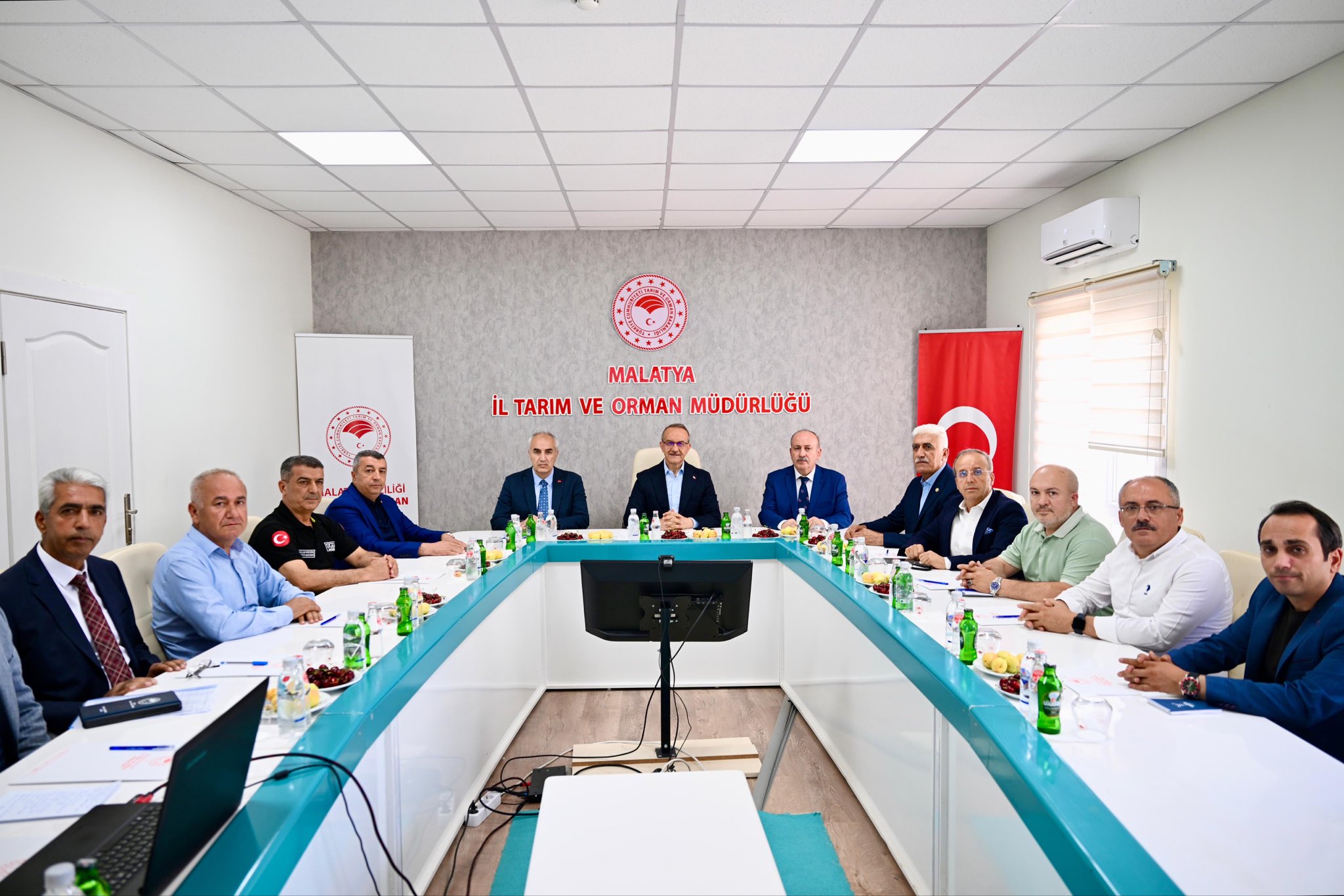 Dünya kayısı başkenti Malatya’da hasat sezonu öncesi kritik zirve! Vali