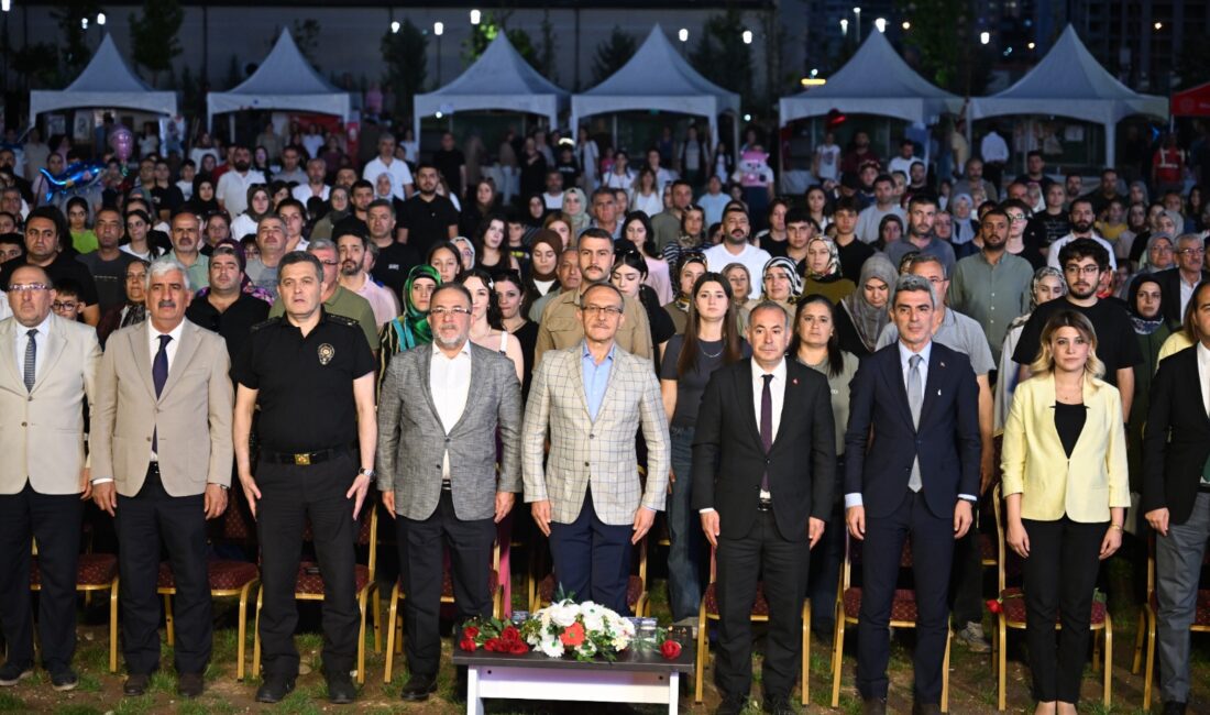 Malatya Valisi Seddar Yavuz, “Maarifin Elinde ÖNEM’le Yeşerenler” Sergisi ve