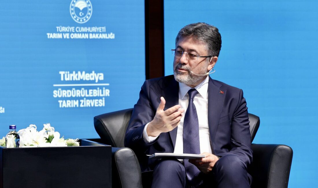 Bakan Yumaklı’dan Yangın Sezonu Öncesi Kritik Uyarı Tarım ve Orman Bakanı İbrahim Yumaklı, orman yangınlarıyla mücadele kapsamında