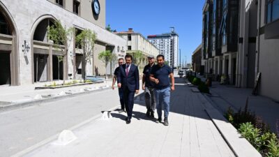 Battalgazi Belediye Başkanı Bayram Taşkın, yapımı devam eden Bakırcılar Çarşısı'nda