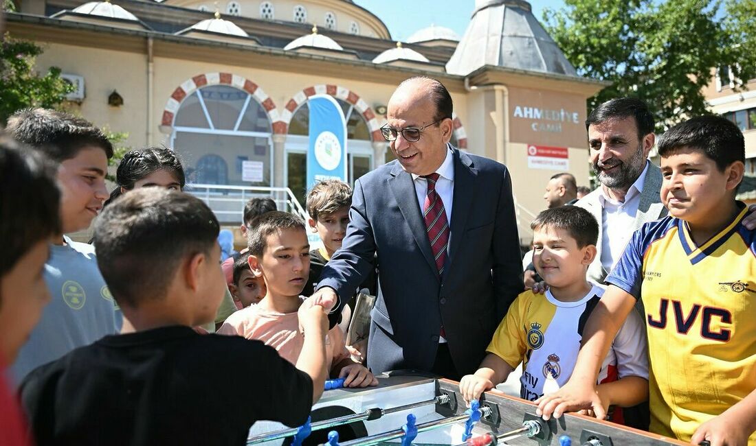Yeşilyurt Belediye Başkanı Prof. Dr. İlhan Geçit, Ahmediye Camii’nde Süren